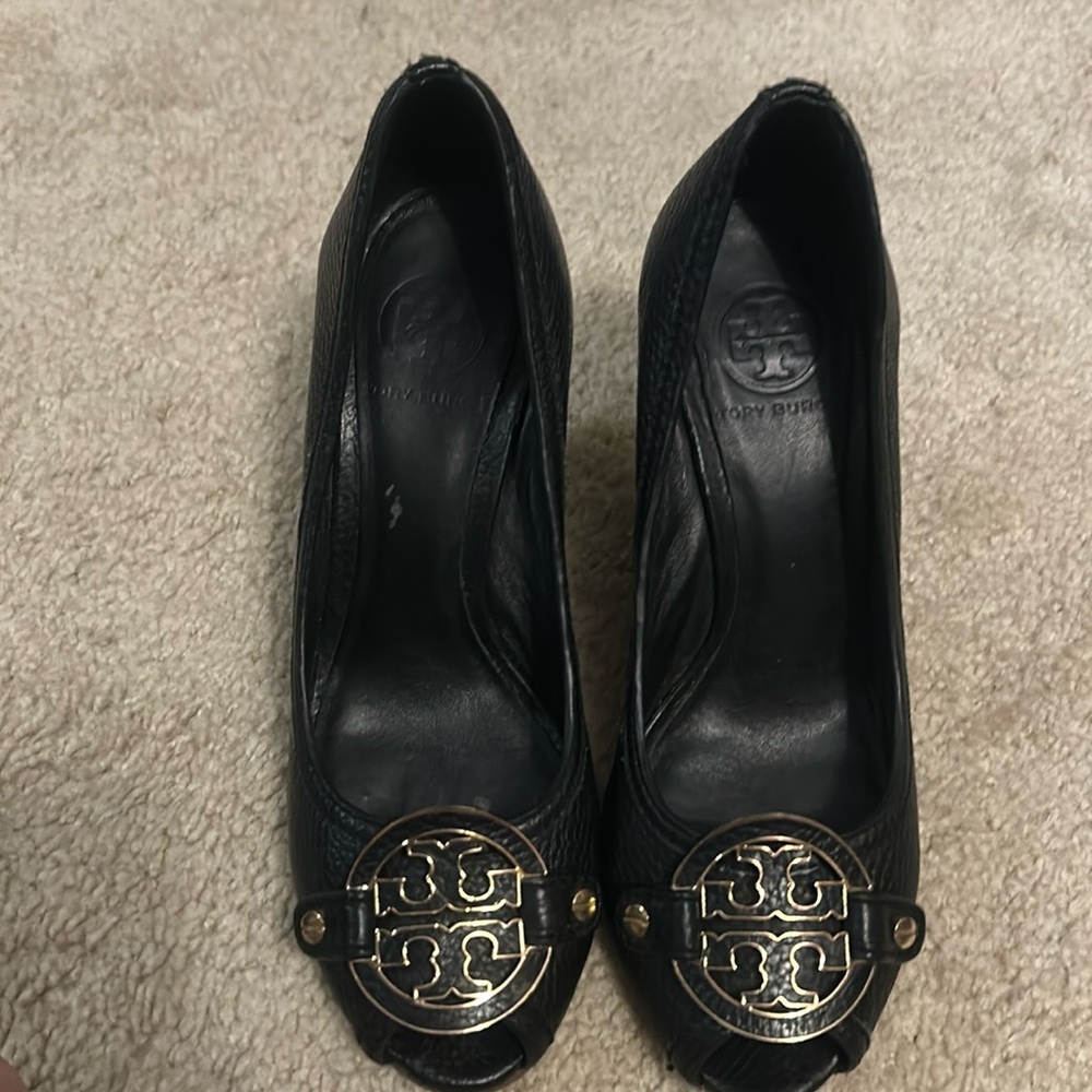 Tory Burch Black Leather wedges with Medallion